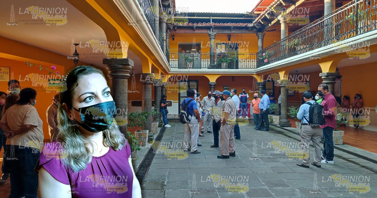 Sindicalizados protestan de brazos caídos en Papantla