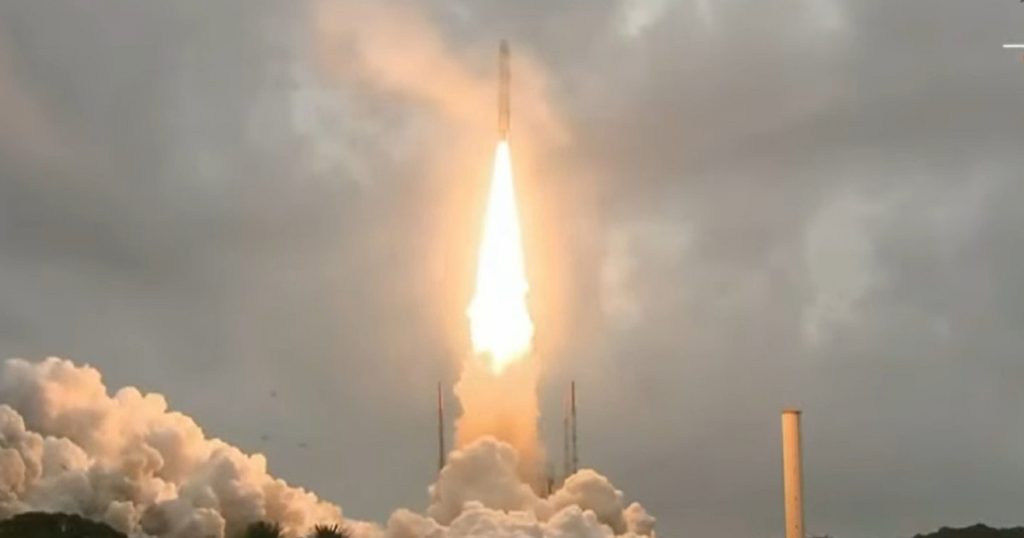 Telescopio James Webb viaja en busca de las primeras galaxias