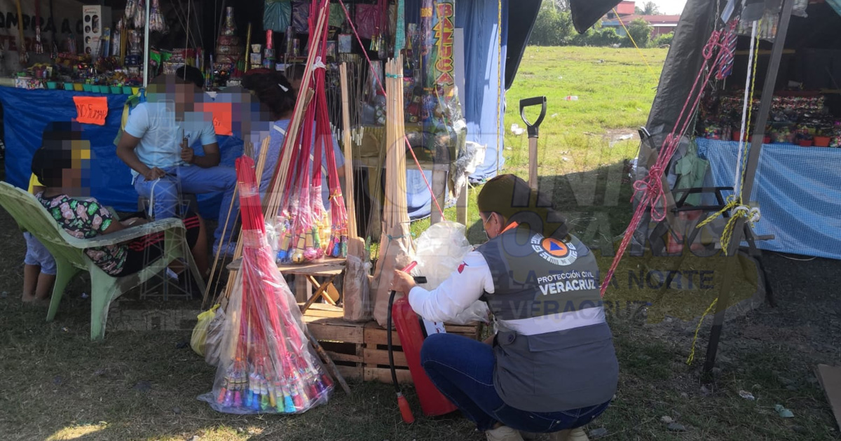 Verifican expendios de venta de cohetes