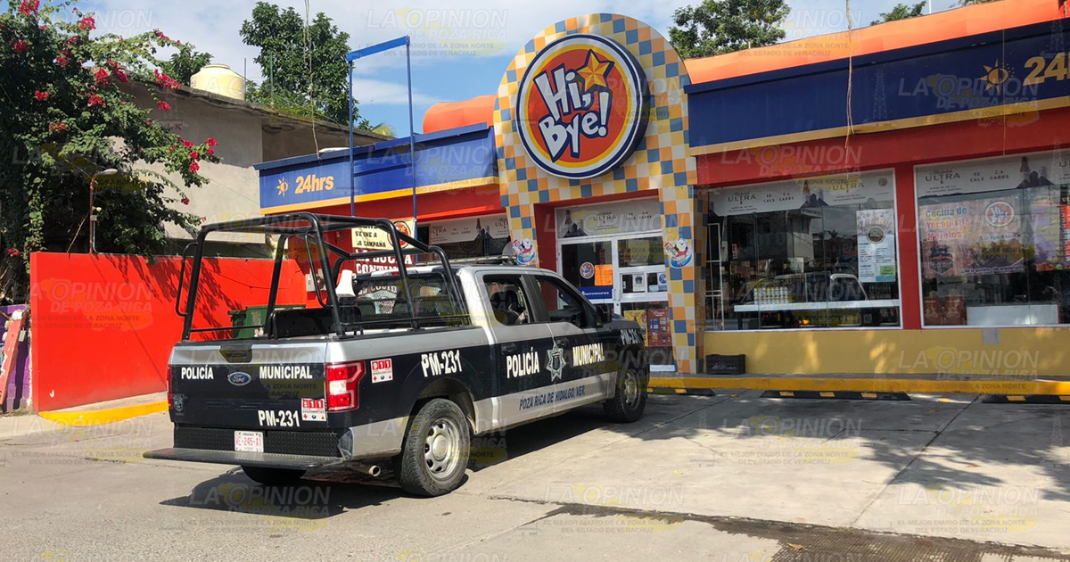 A punta de pistola, se llevan dinero del Hi Bye de la colonia Manuel A. Camacho