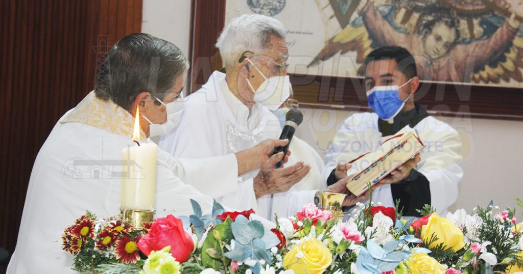 Celebran 95 años de vida del padre Juan Núñez