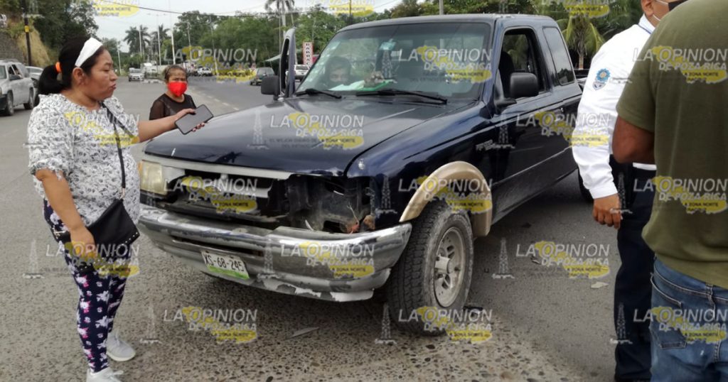 ¡Encontronazo de camioneta y moto!