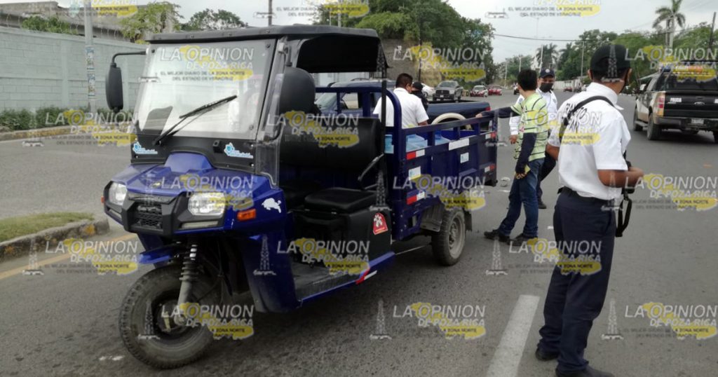 ¡Encontronazo de camioneta y moto!