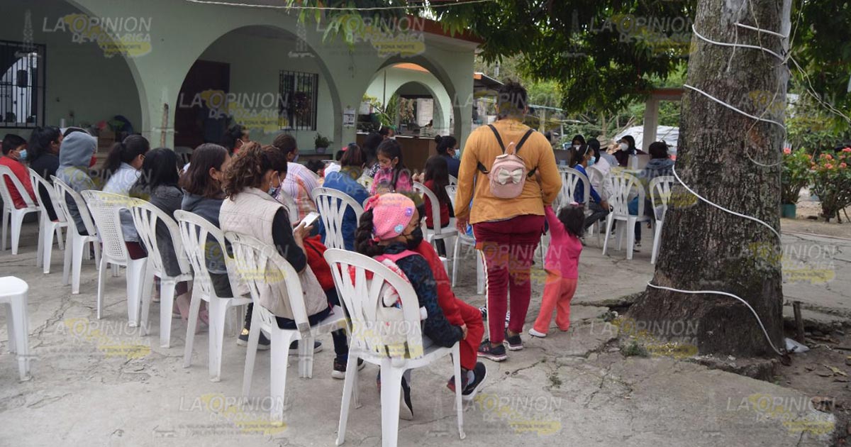Acercan servicios de salud a población vulnerable Acercan servicios de salud a población vulnerable 2