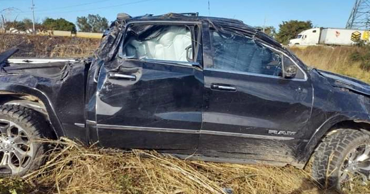 Camioneta de Eduin Caz se accidenta; vocalista de 'Grupo Firme' explica qué pasó: daños materiales