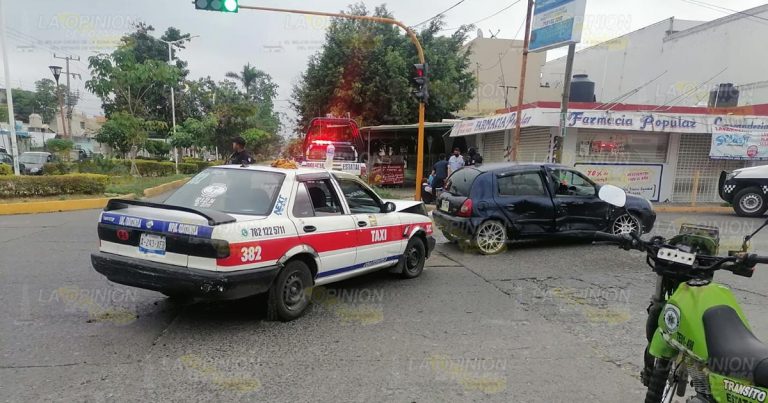 Choque en la calle 10 de Poza Rica