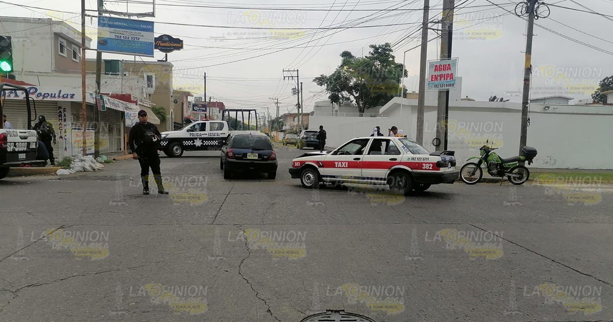 Choque en la calle 10 de Poza Rica Choque en la calle 10 de Poza Rica 2