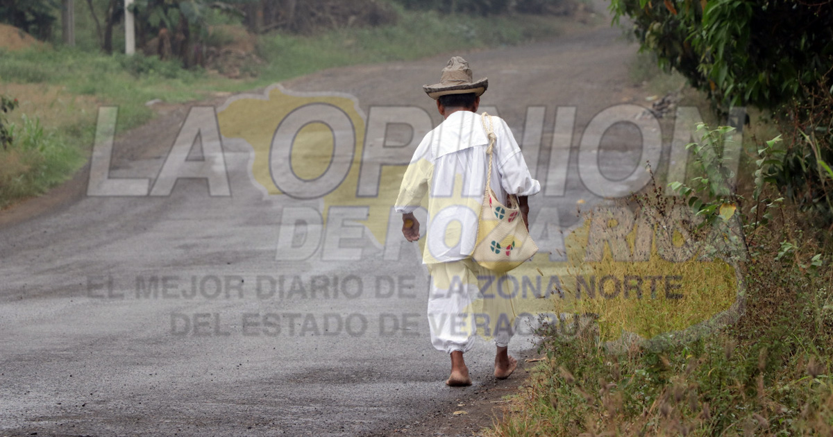 Comunidades abandonadas se organizan para exigir carreteras dignas, en Cazones