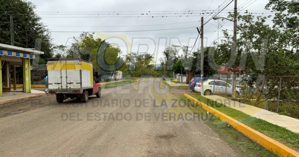 Destrozada carretera en la ruta Zapotalillo-Maravillas