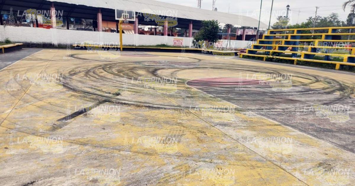 El Chicuin se sentía Markitos Toys; hizo piruetas en cancha de baloncesto