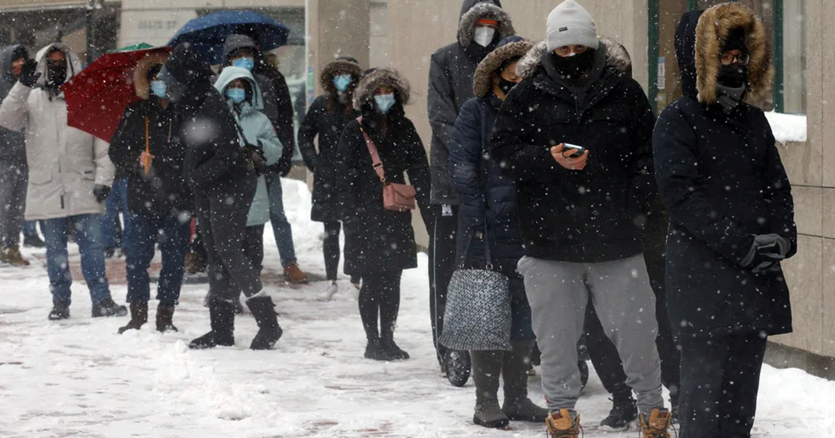 El estado de Nueva York registró más de 90.000 casos de COVID-19 en un día, un nuevo récord desde el inicio de la pandemia