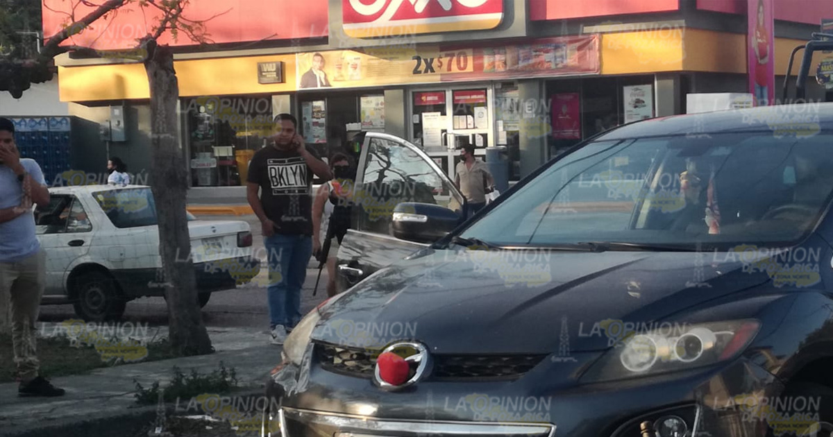 Elemento de la GN provoca accidente