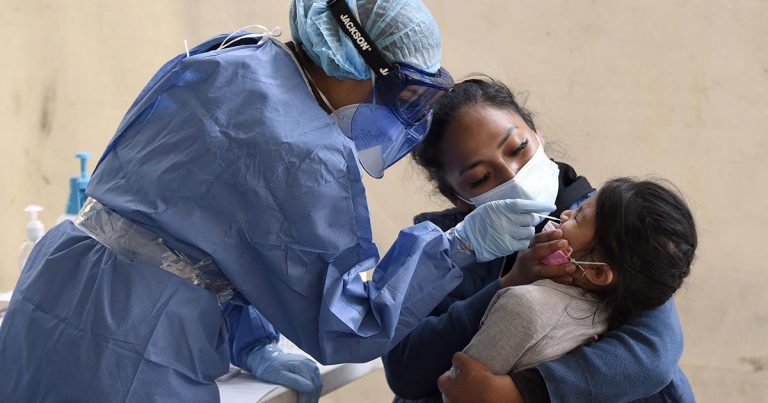 Hospitalizaciones de menores por COVID-19 suman casi 12 mil en México