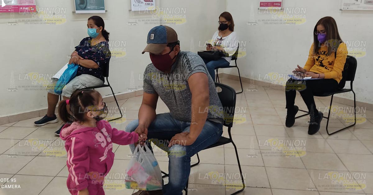 INE reanuda atención en módulos en Pánuco 2
