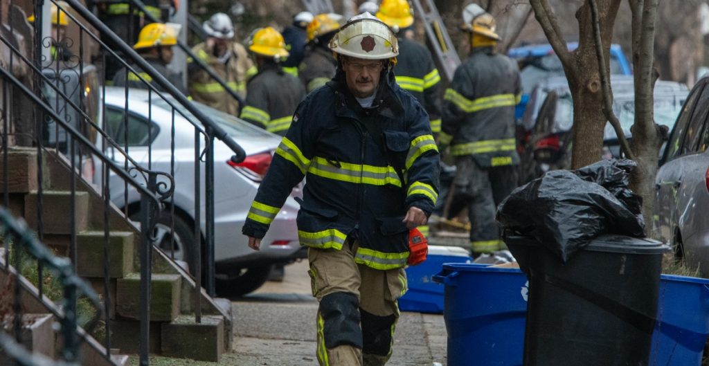 Incendio en edificio residencial en Filadelfia deja al menos 13 muertos