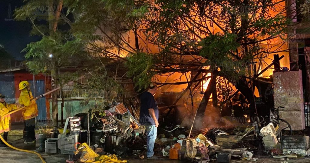 Incendio afuera del campo José Chao de Álamo