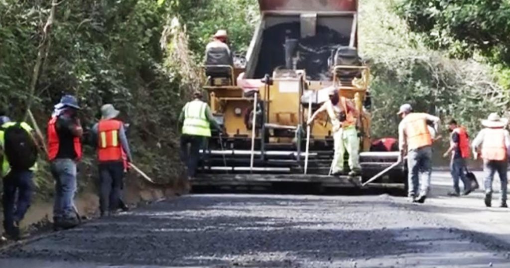 Invierten más de 100 MDP en carreteras en la Sierra Norte
