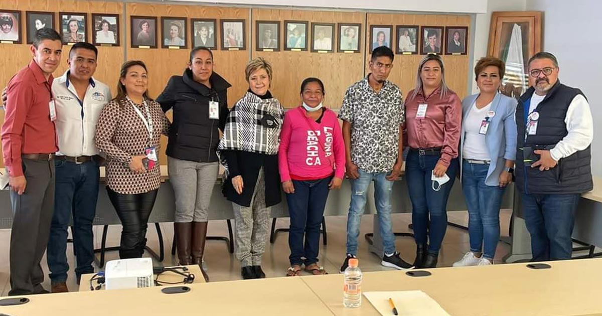 Joven reencuentra a su madre tras años perdido Joven reencuentra a su madre tras años perdido 2