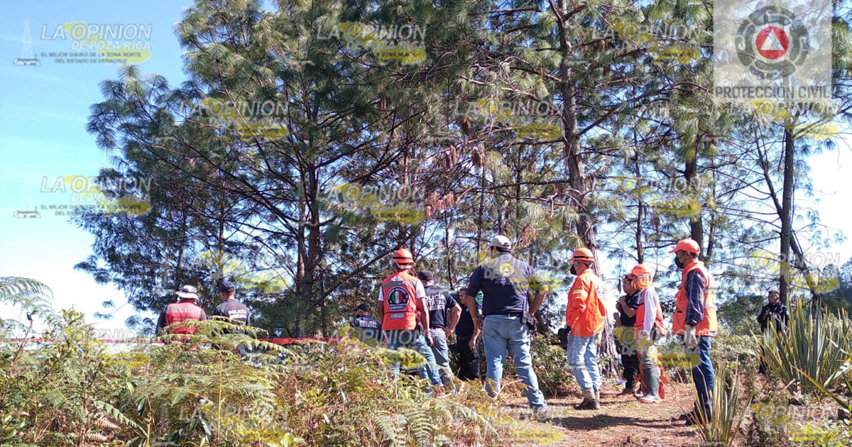 Joven se ahorca en barranco