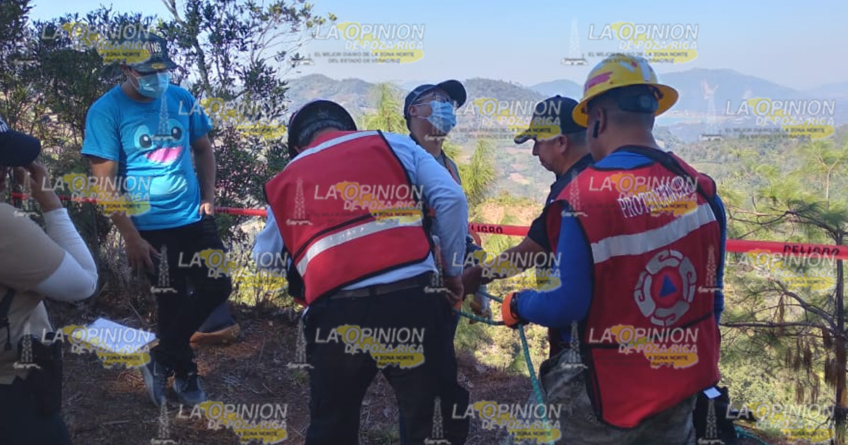 Joven se ahorca en barranco