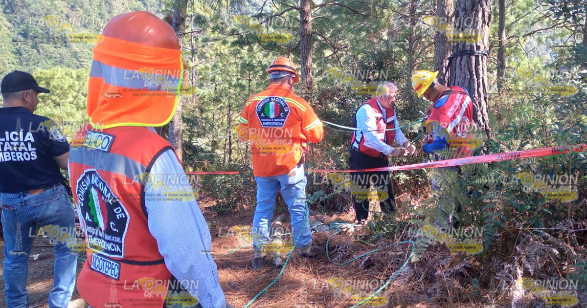 Joven se ahorca en barranco