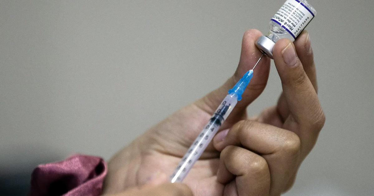 Pfizer tendrá lista nueva vacuna contra ómicron en marzo de 2022