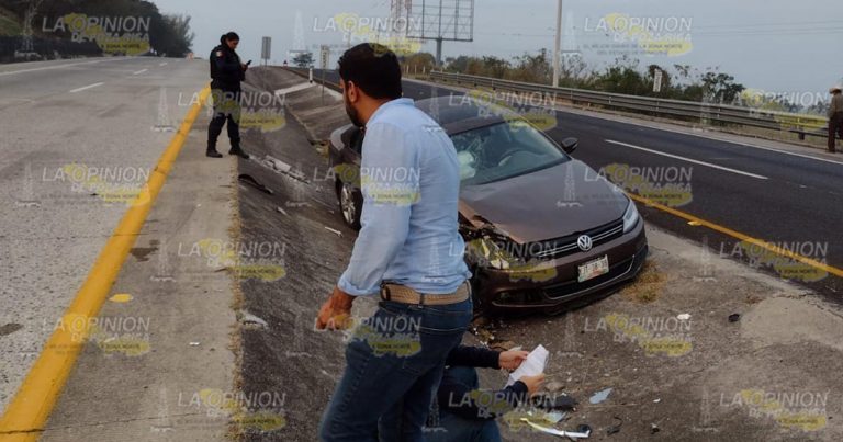 Pierde el control y se accidenta en la autopista México-Tuxpan
