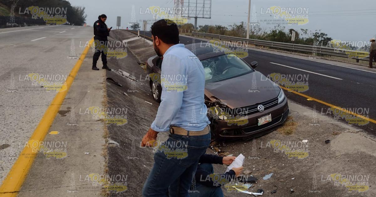 Pierde el control y se accidenta en la autopista México-Tuxpan