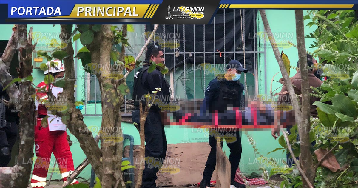 Reparaba sus láminas y por poco se mata
