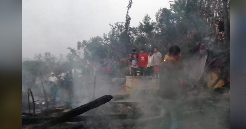 Se incendian dos viviendas en la Ruiz Cortines, en Huauchinango