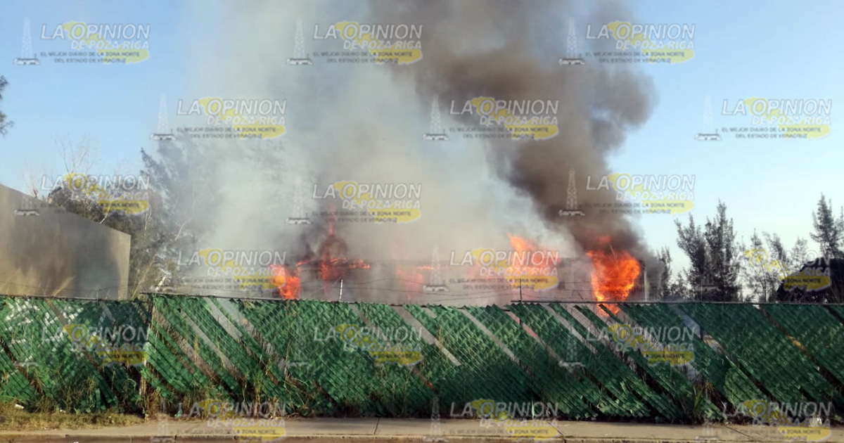 Se queman 2 campers industriales