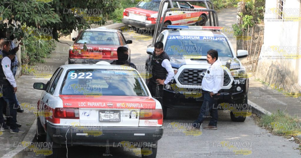 Localizan taxi abandonado