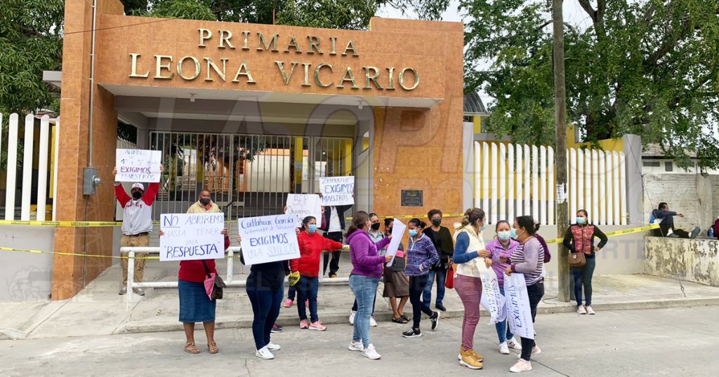 Toman instalaciones de la primaria Leona Vicario