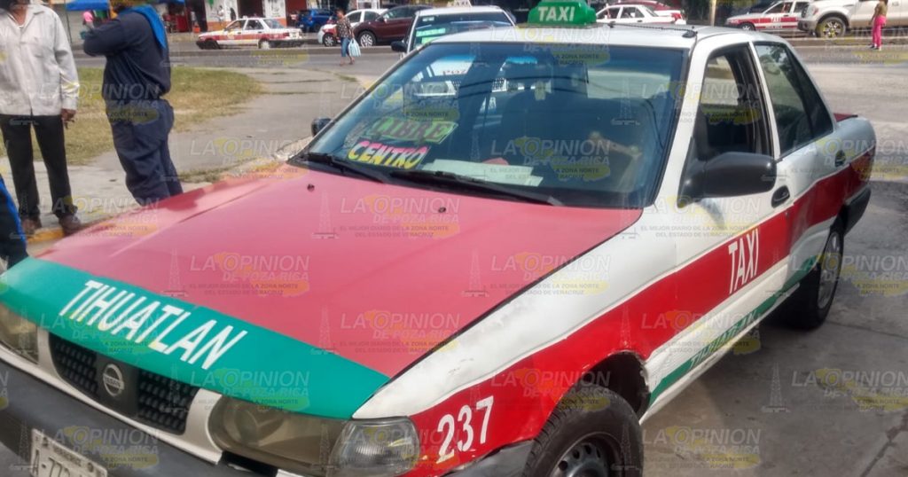 Tráiler se lleva un vehículo de alquiler