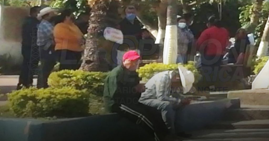 Agentes municipales exigen el pago de salarios en Cazones