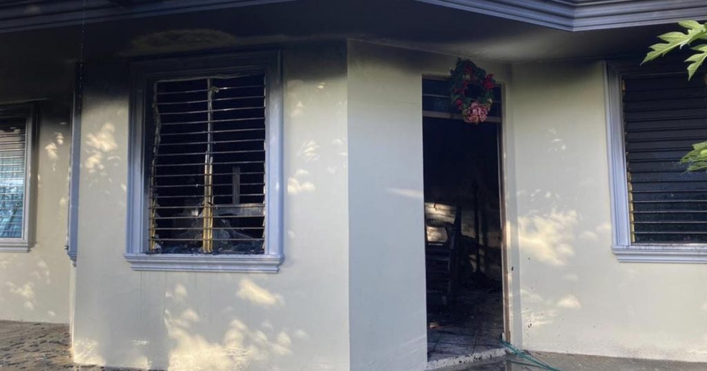 ¡Arde mobiliario en un domicilio! 4