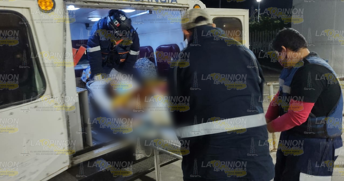 7 lesionados tras volcar un autobús en Tepetzintla