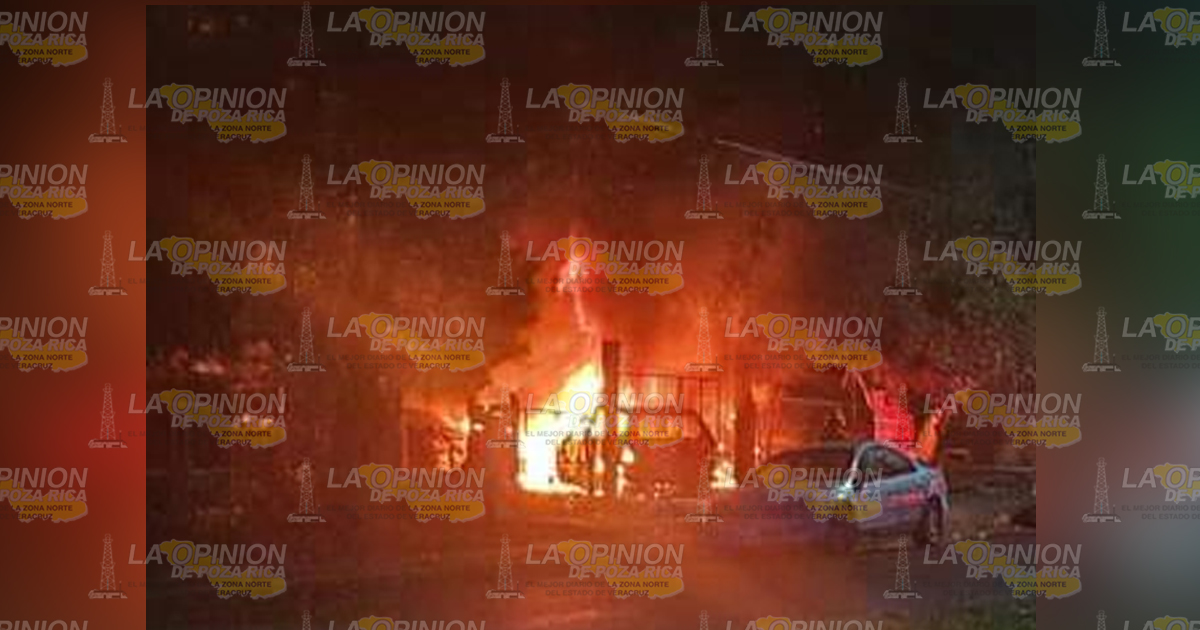 Arde taller mecánico en Tuxpan