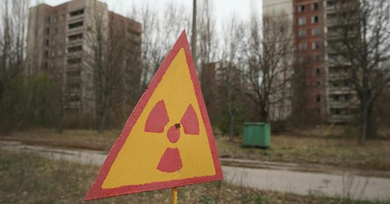 Aumenta radiación en Chernóbil tras llegada de rusos a Kiev