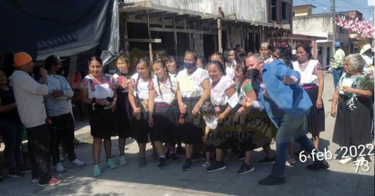 Buscan rescatar vestimenta tradicional en mujeres de la sierra