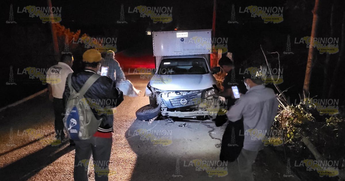 Camioneta choca contra un Fiat Camioneta choca contra un Fiat