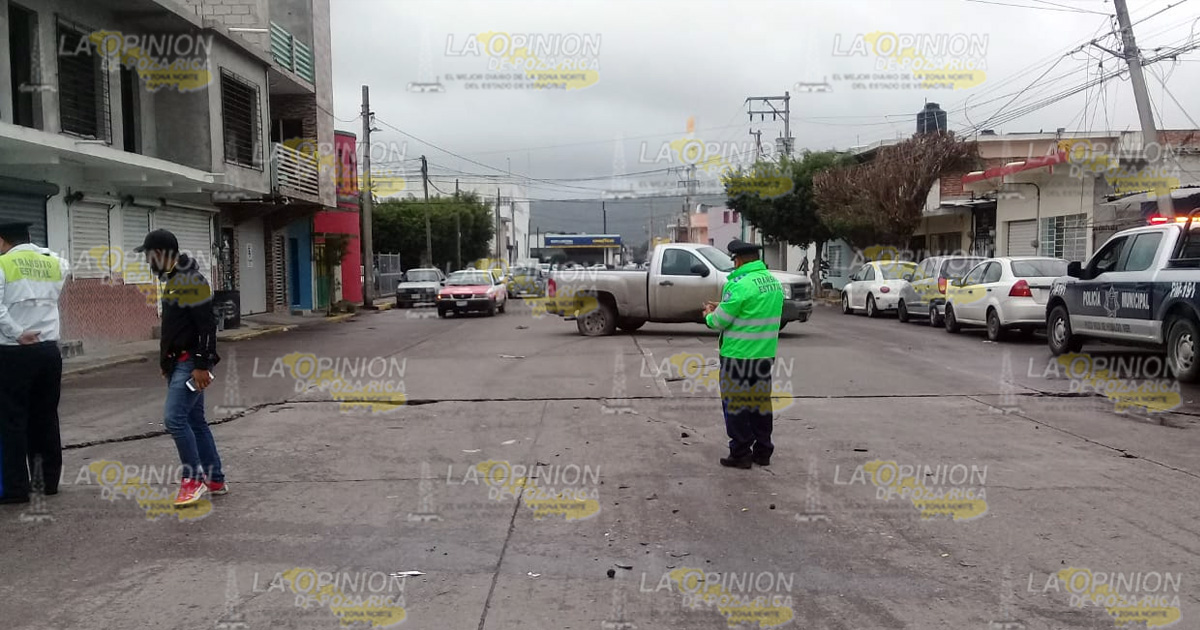 Choque deja cuantiosos daños materiales