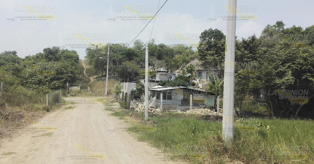 Colonos demandan servicios básicos Colonos demandan servicios básicos 2