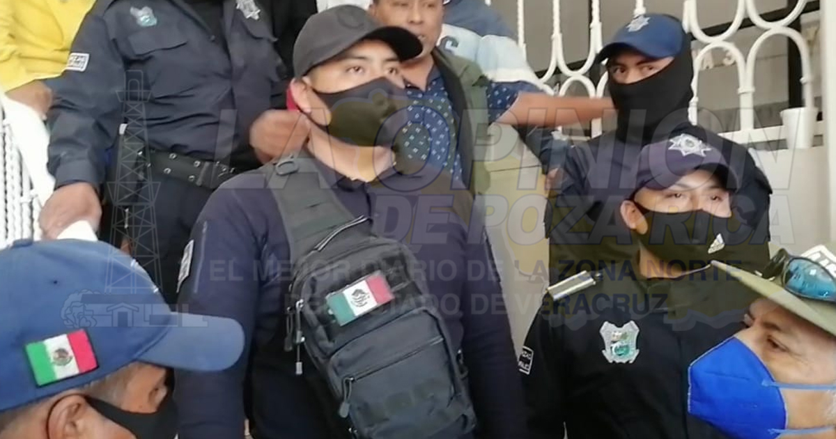 Gobierno de Cazones humilla a expolicías