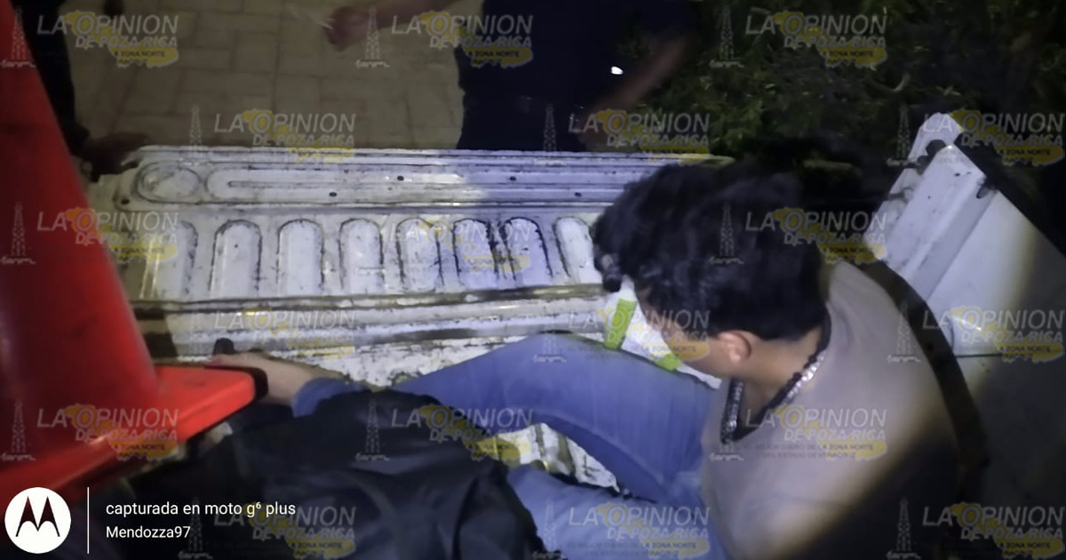 Encuentran a chofer desnudo sobre carretera federal