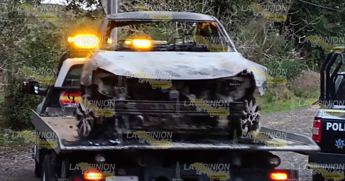 Hallan auto quemado