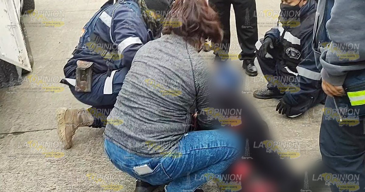 Joven lesionado al derrapar en su motocicleta