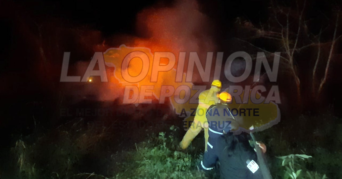 Juegan con el Cuerpo de Bomberos