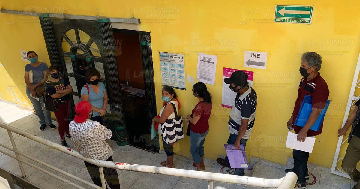 Llama INE a renovar credenciales en Tihuatlán