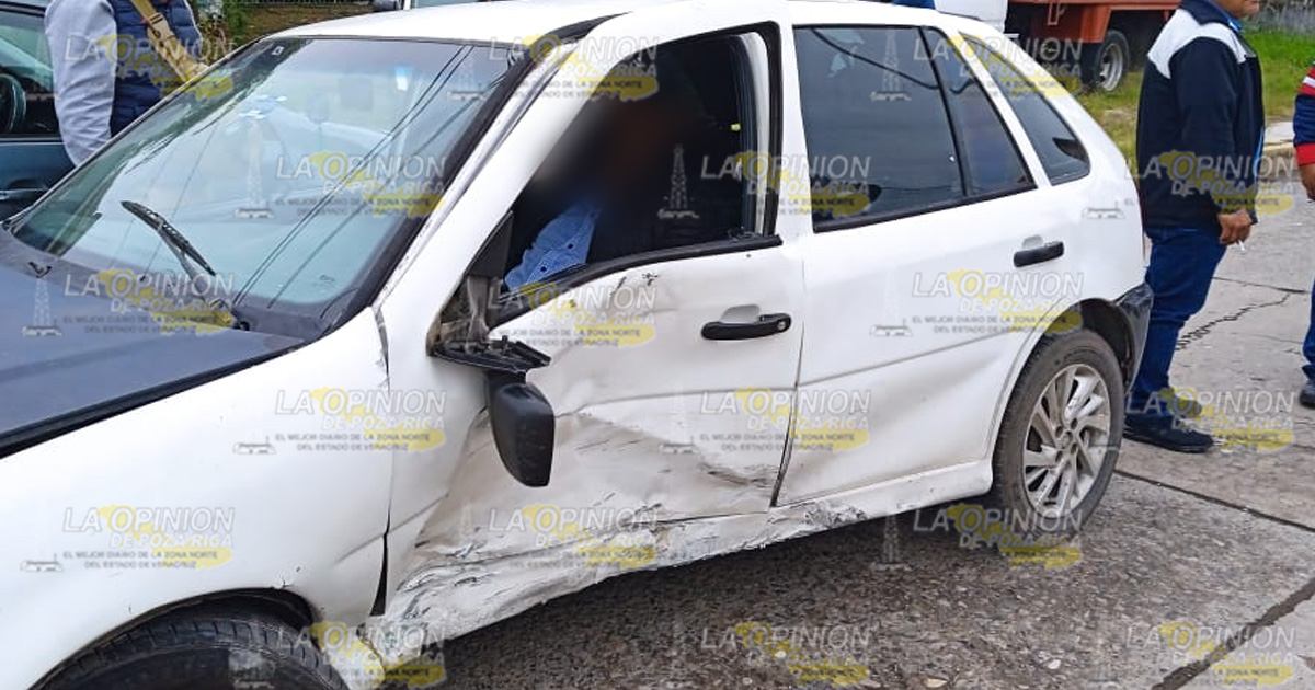 Nissan March se estrella en un Pointer: 1 herido